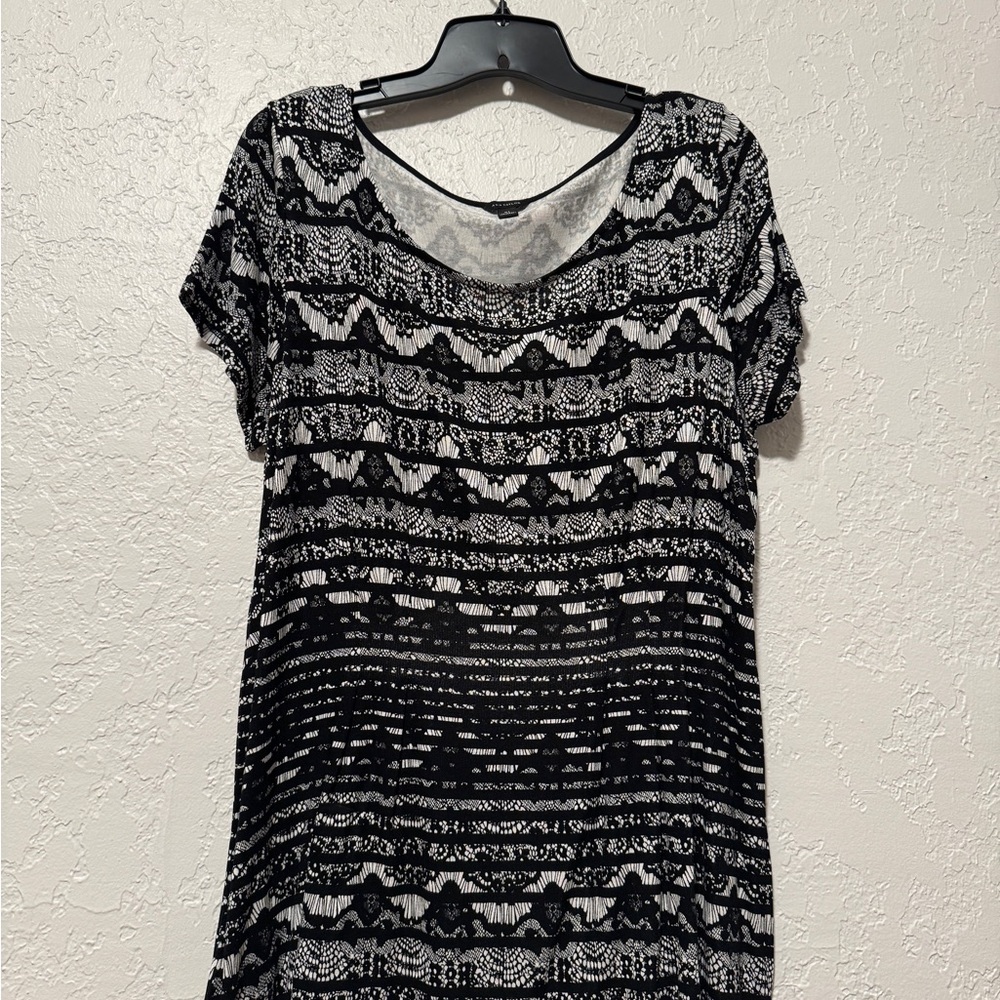 Ann Taylor Black and White Knit Top - Picture 1 of 10